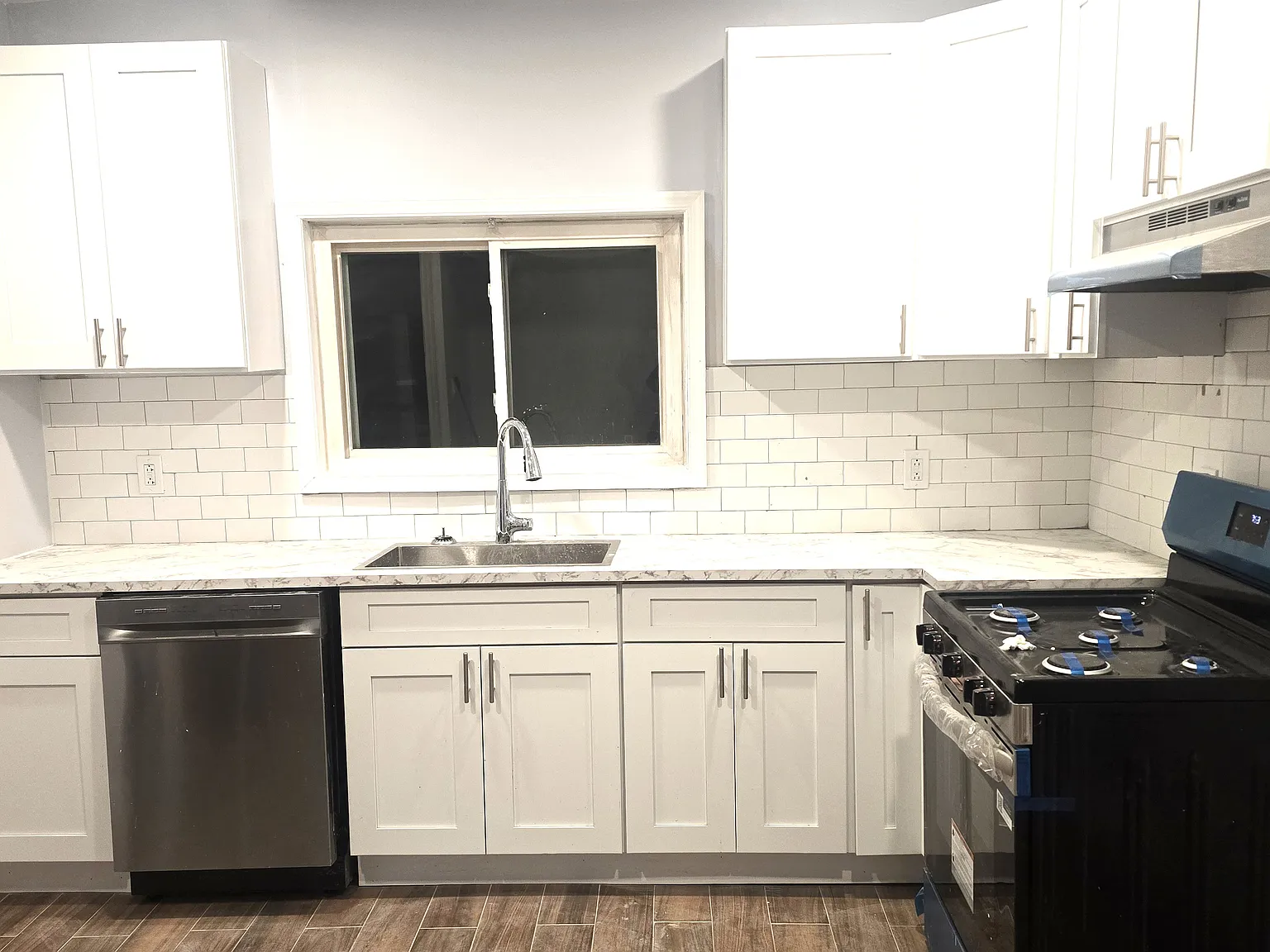 3 bed, 5.5 bath, $1,450 — Photo 2