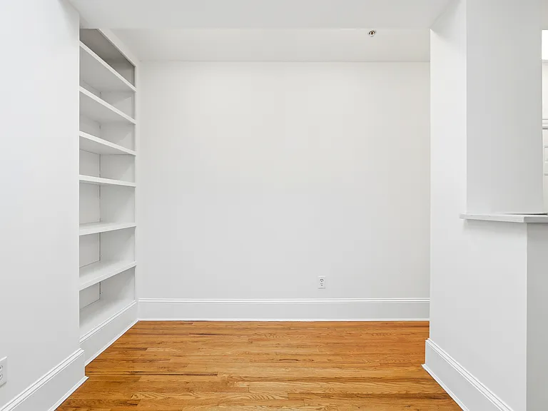 1807 California St NW #305 — Photo 13