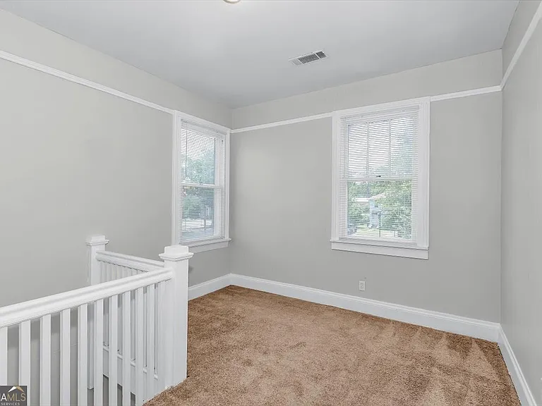 211 Broad St — Photo 3