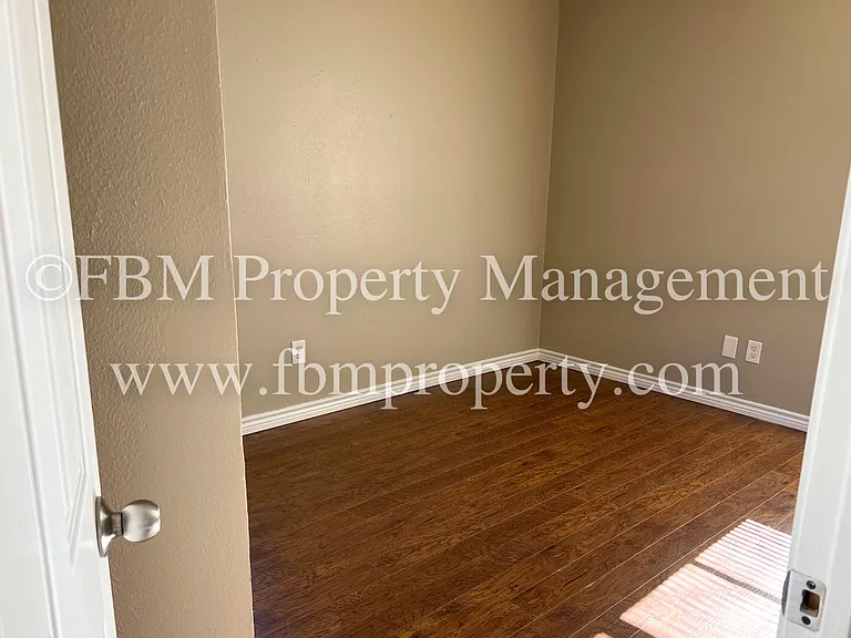 3015 Winfield Dr — Photo 12