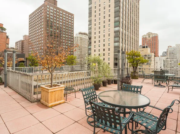 157 East 72nd Street 15H image 2 of 9