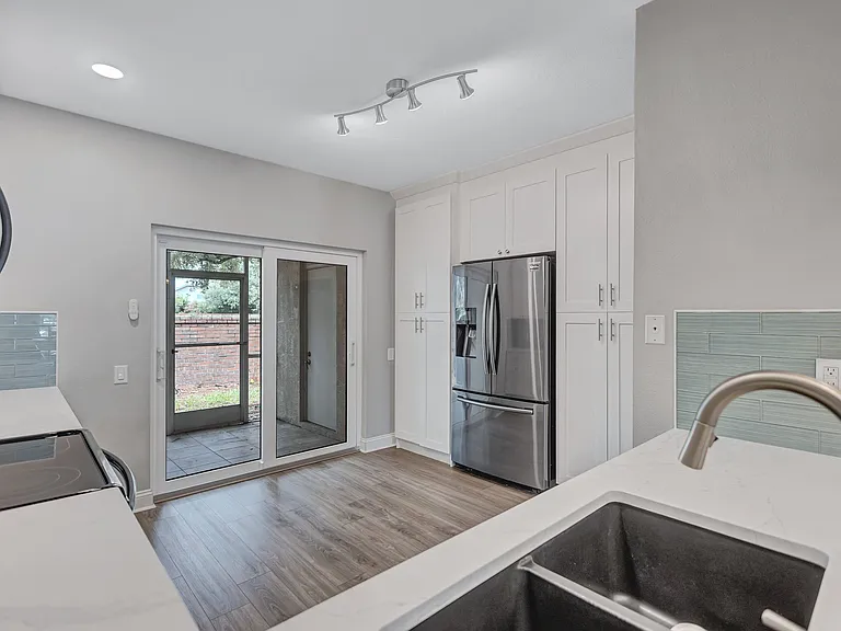 12450 Berkeley Square Dr — Photo 8