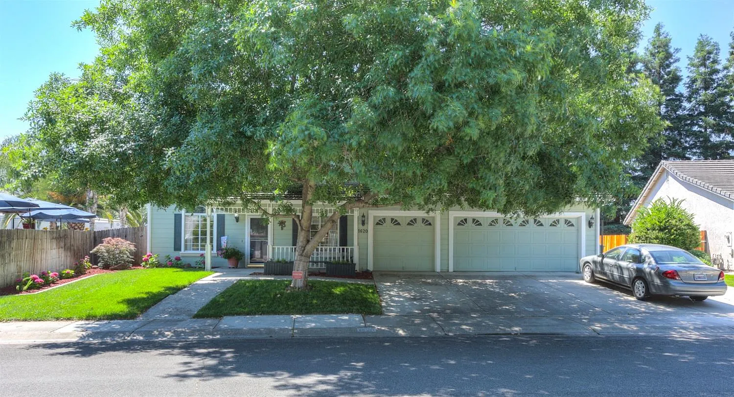 1620 Sessler Dr photo 1