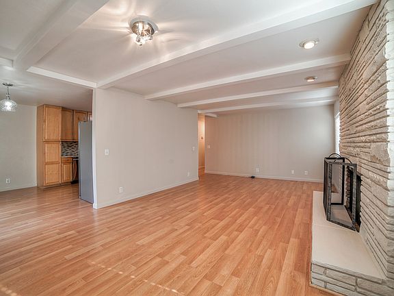 3rd image of 221 Jessie Ln APT 1