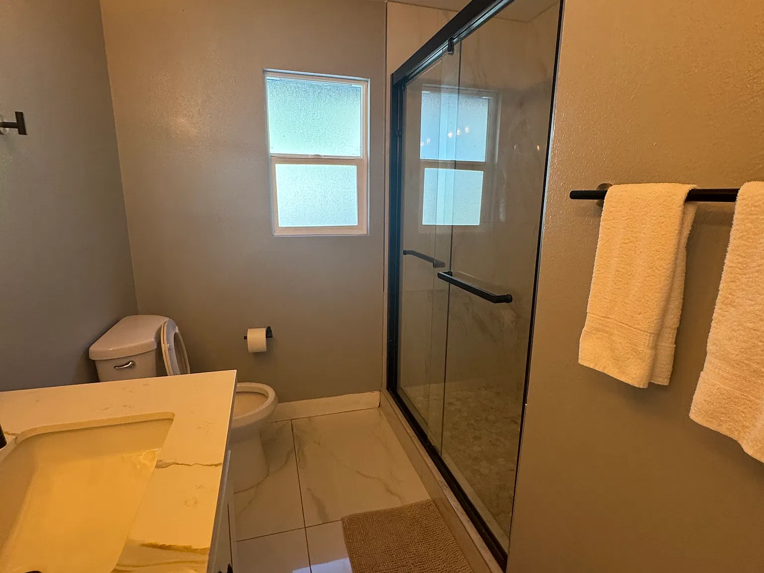4 bed, 1484 sqft, $5,800 — Photo 3