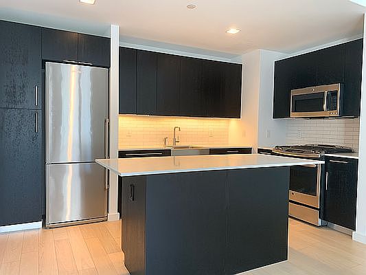 4th image of 535 W 43rd St APT N14b