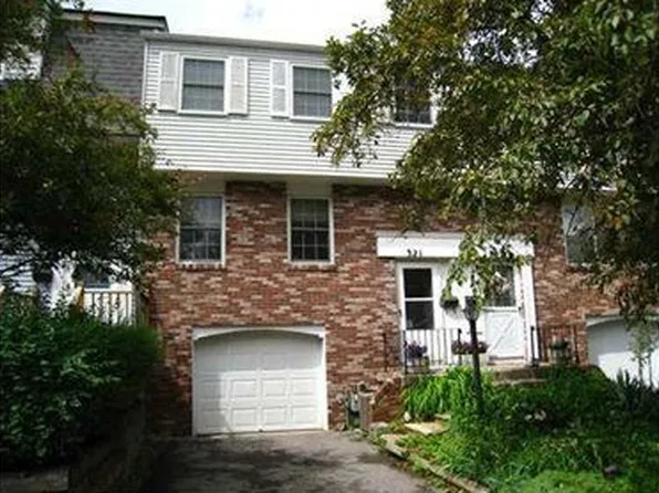 321 Cricketwood Ct, Canonsburg, PA 15317