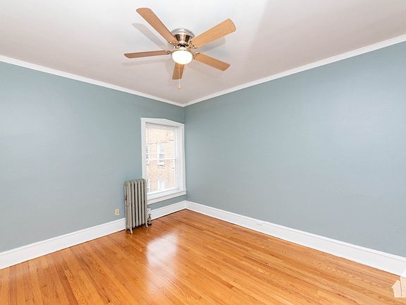 4th image of 1525 W Rosemont Ave #3