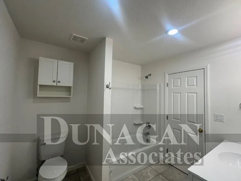 1103 W Church St — Photo 7