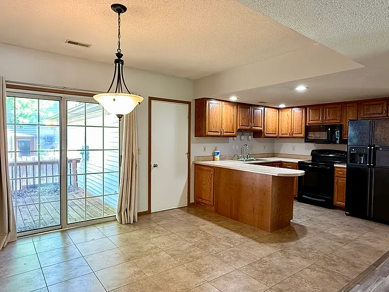 47 Shelly Dr — Photo 11