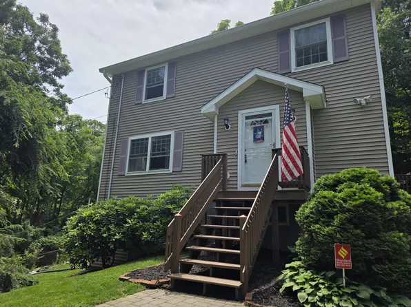 141 Grove Street, Shelton, CT 06484