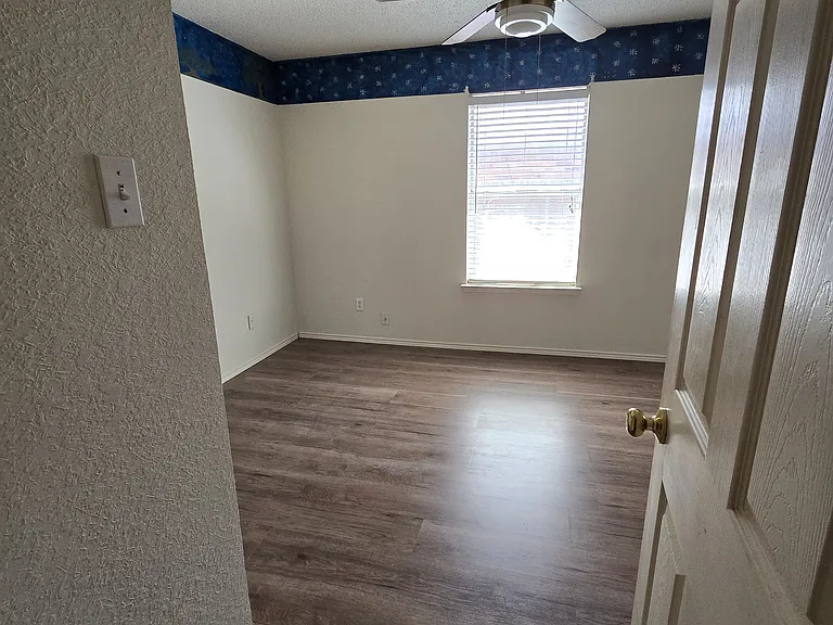 8028 Clear Brook Cir — Photo 20