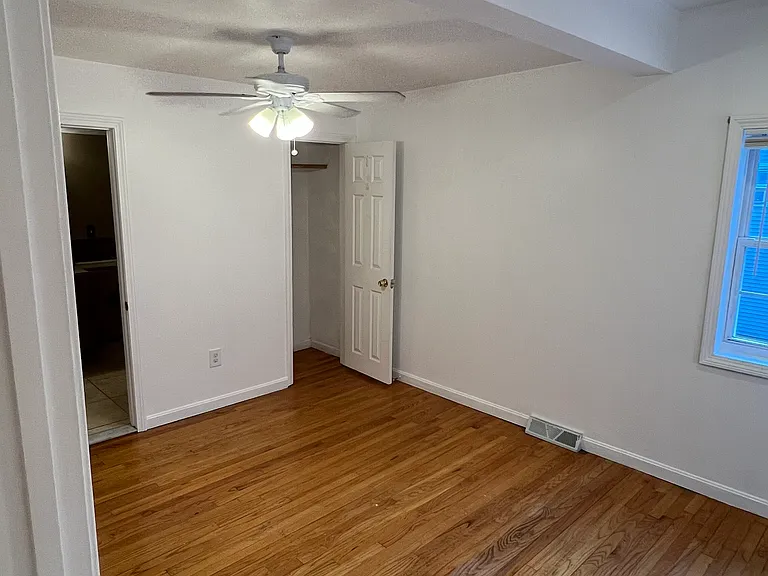 2800 Hartford Ave #4 — Photo 14