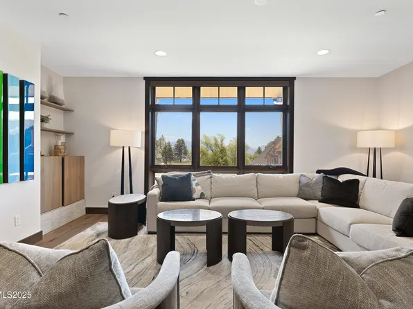 17 Beach Club Dr #214, Stateline, NV 89449