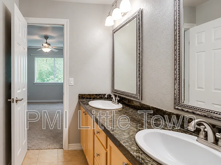 10105 Mockingbird Ln — Photo 16