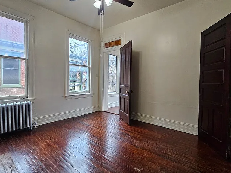 152 E Philadelphia St — Photo 10