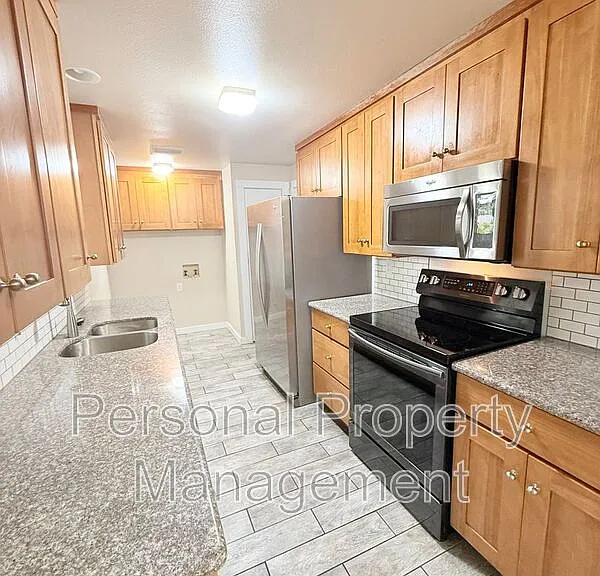 1803 SE Blairmont Dr — Photo 5