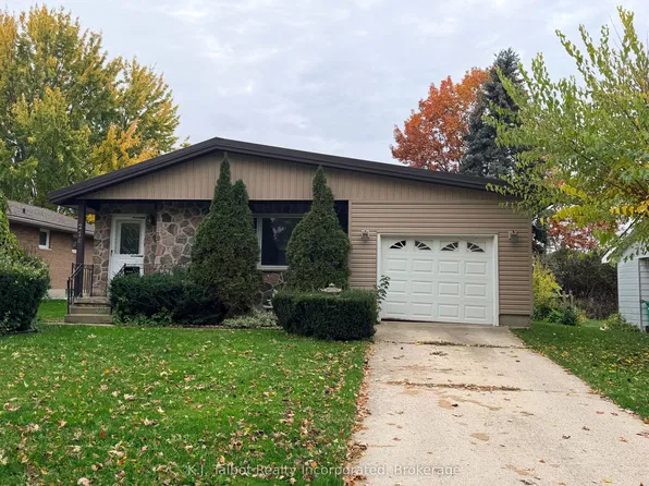 216 Dawnrose Dr, Goderich, ON N7A 4C2