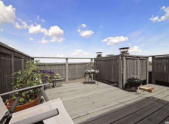 3rd image of 716 1st St N #634