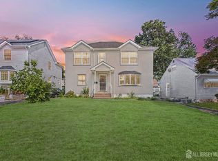 27 Forrest St, Iselin, NJ 08830