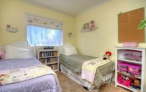 Room2 - yellow