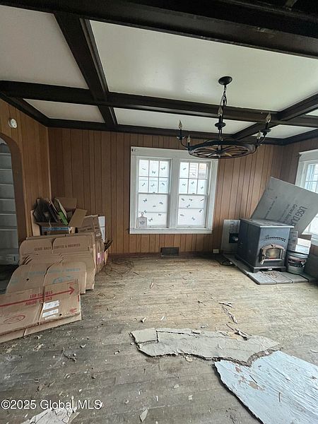 4th image of 467 Locust Avenue