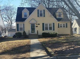 1018 Elm St, St Charles, IL 60174