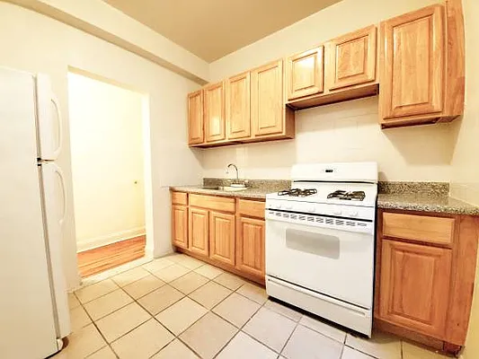 Rented by Brooklyn Property Group LLC | media 7