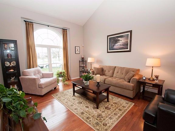 3rd image of 2504 Pippin Ct