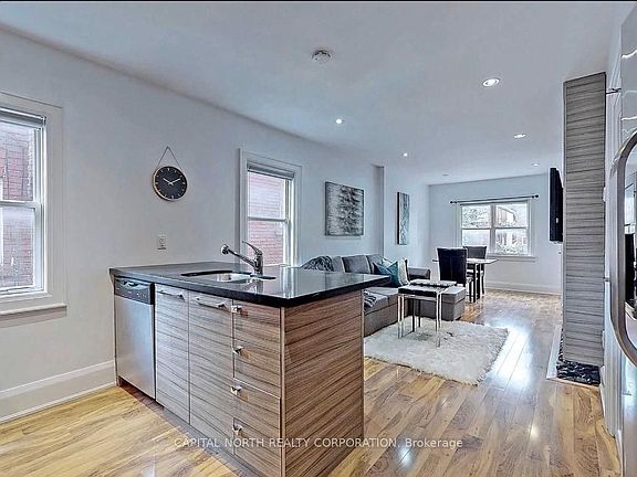3rd image of 4 Belle Ayre Blvd