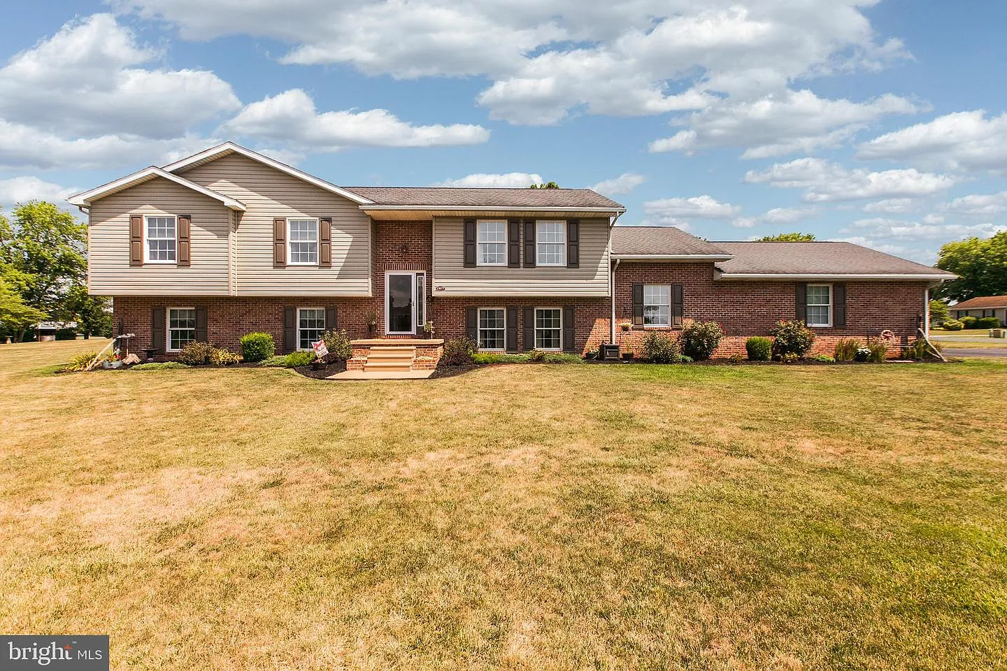 13677 Countryside Dr photo 1