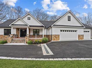 960 South Rd, East Greenwich, RI 02818