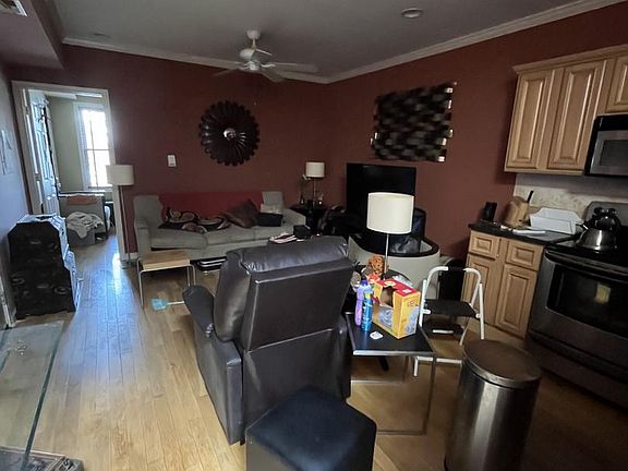 2nd image of 1109 Penn St NE APT 4