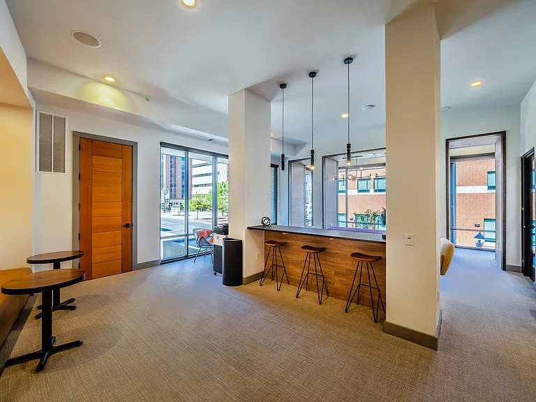 Center Square Lofts West — Photo 27