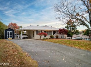 8008 Hill Rd, Knoxville, TN 37938