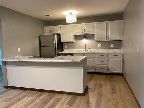 815 Duke Dr #421 Photo 1
