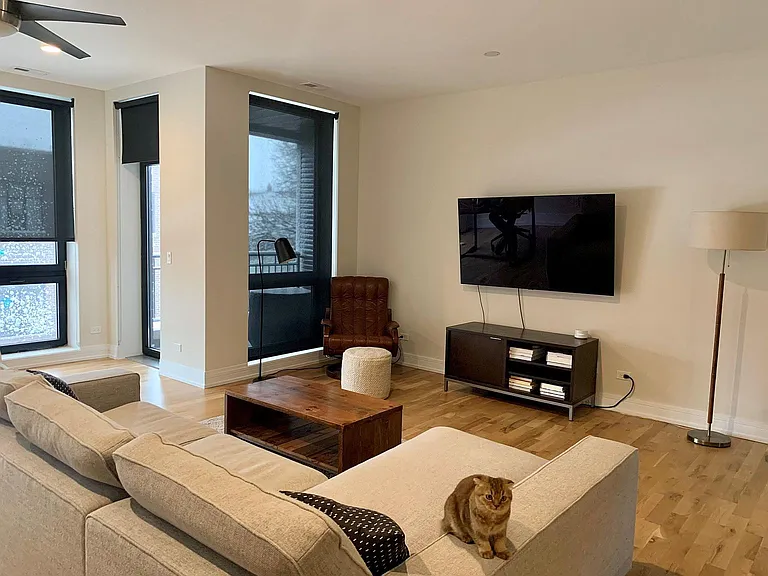 2556 W Armitage Ave #201 — Photo 20