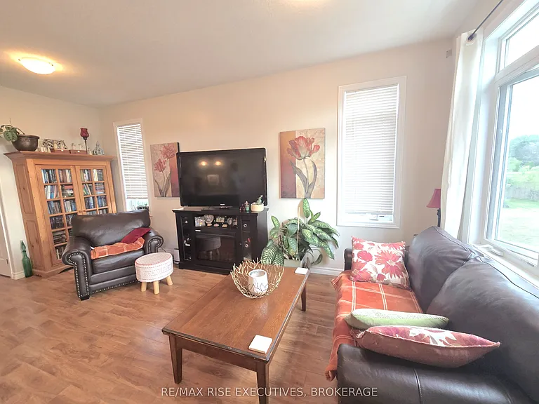 949 Blossom St #1 — Photo 9