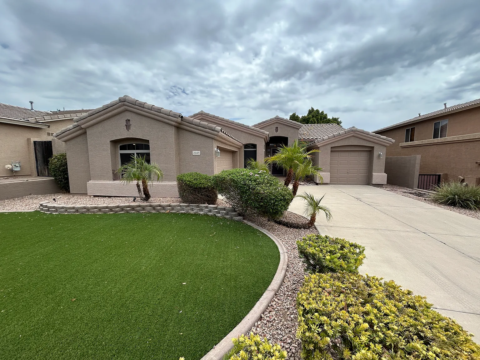 3 bed, 2.0 bath, 1951 sqft, $2,550 — Photo 3