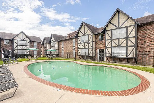 Devonshire Apartments — Photo 4