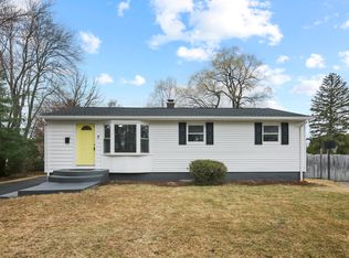 3 Banfield Ln, Bloomfield, CT 06002