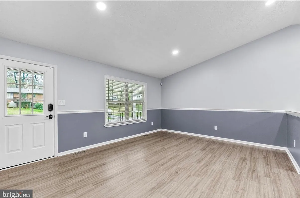 4 bed, 2279 sqft, $3,100 — Photo 3
