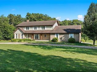 12849 N Ridge Dr, Highland, IL 62249