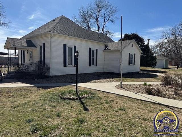 2nd image of 107 Topeka Ave