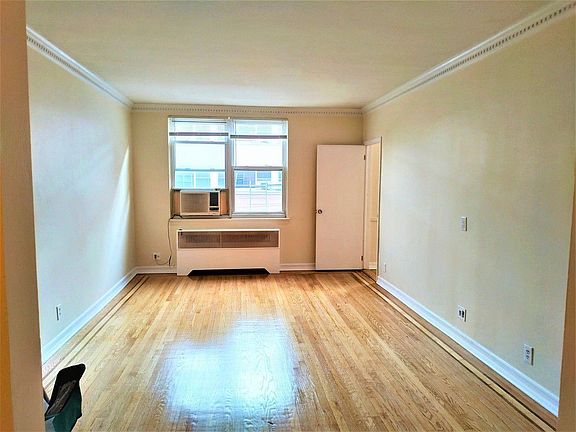 2nd image of 6749 Clyde St #2