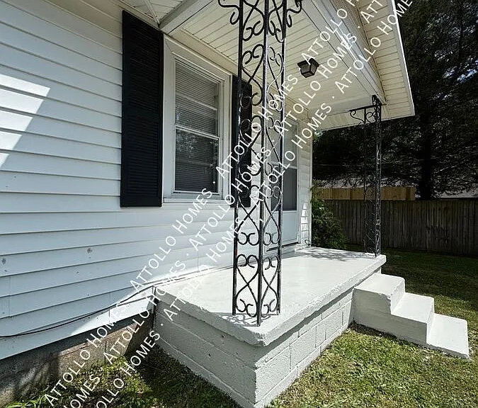 226 Bear Creek Rd E — Photo 2