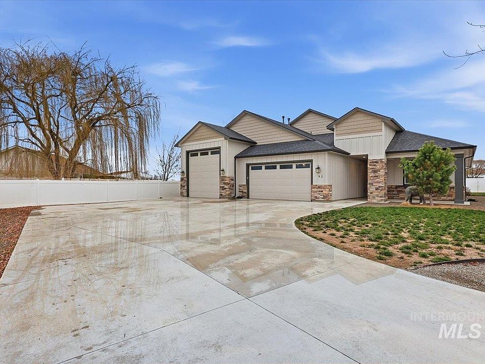 1st image of 92 S Ravine Way