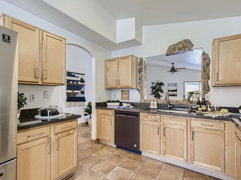 5770 W Seldon Ln — Photo 2