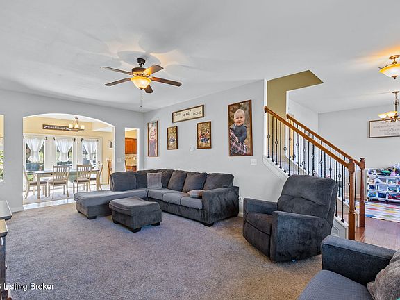 3rd image of 144 Shirley Blvd