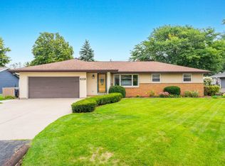 1109 Pomer Way, Menasha, WI 54952